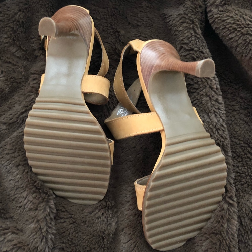 Shoes - Picture 3 of 4